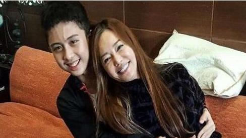 狄莺爆料儿子视频播放,儿子视频播放引发热议,真相究竟如何? 第3张 狄莺爆料儿子视频播放,儿子视频播放引发热议,真相究竟如何? 第3张