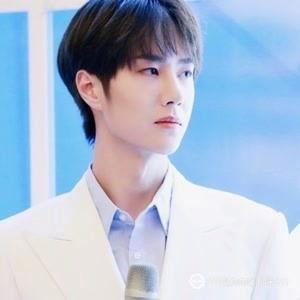 今日爆料明星扒爷王一博,揭秘明星背后的真实生活