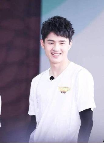 娱乐圈大爆料肖战王一博,娱乐圈幕后风云大揭秘  第2张