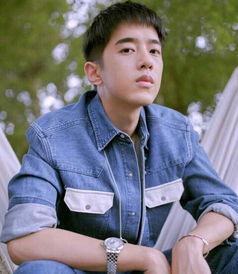 梁靖康恋情爆料最新消息,甜蜜互动引网友热议，真相究竟如何？”