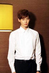 娱乐爆料肖战爱穿白衬衫,白衬衫穿搭达人,演绎清新时尚风采 第3张 娱乐爆料肖战爱穿白衬衫,白衬衫穿搭达人,演绎清新时尚风采 第3张