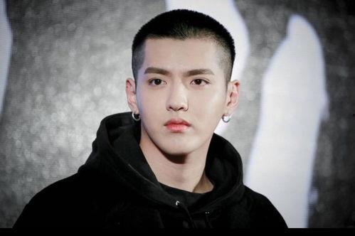 蔡徐坤爆料肖战视频,揭秘背后惊人真相！