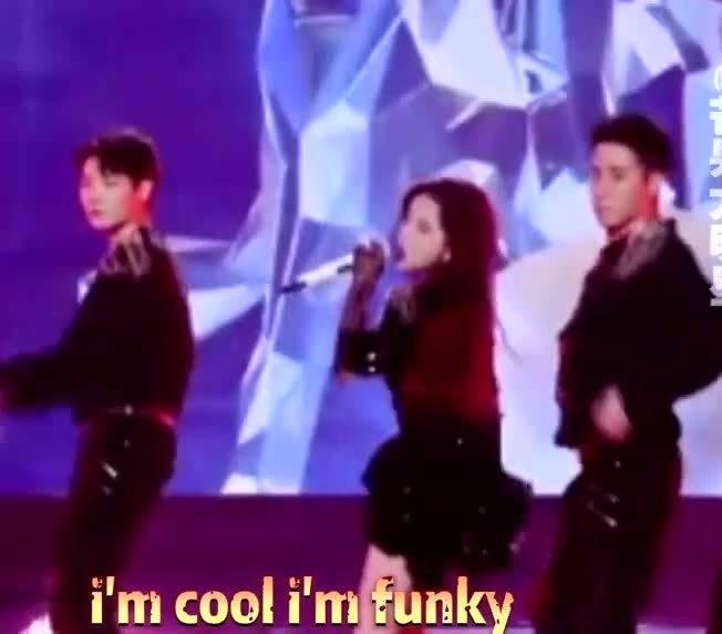 爆料舞台冠军是谁呀视频,舞台冠军花落谁家？